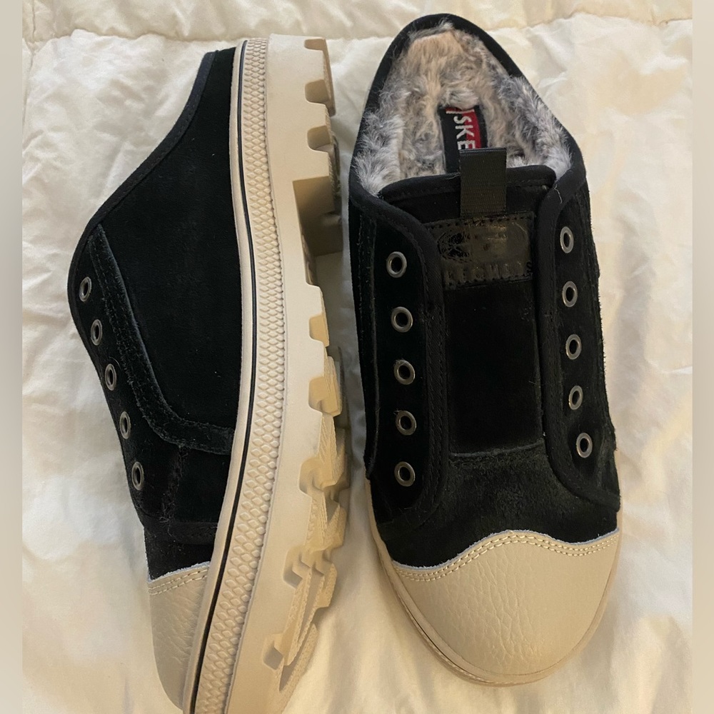 Sketchers Women’s 8 slide-ons